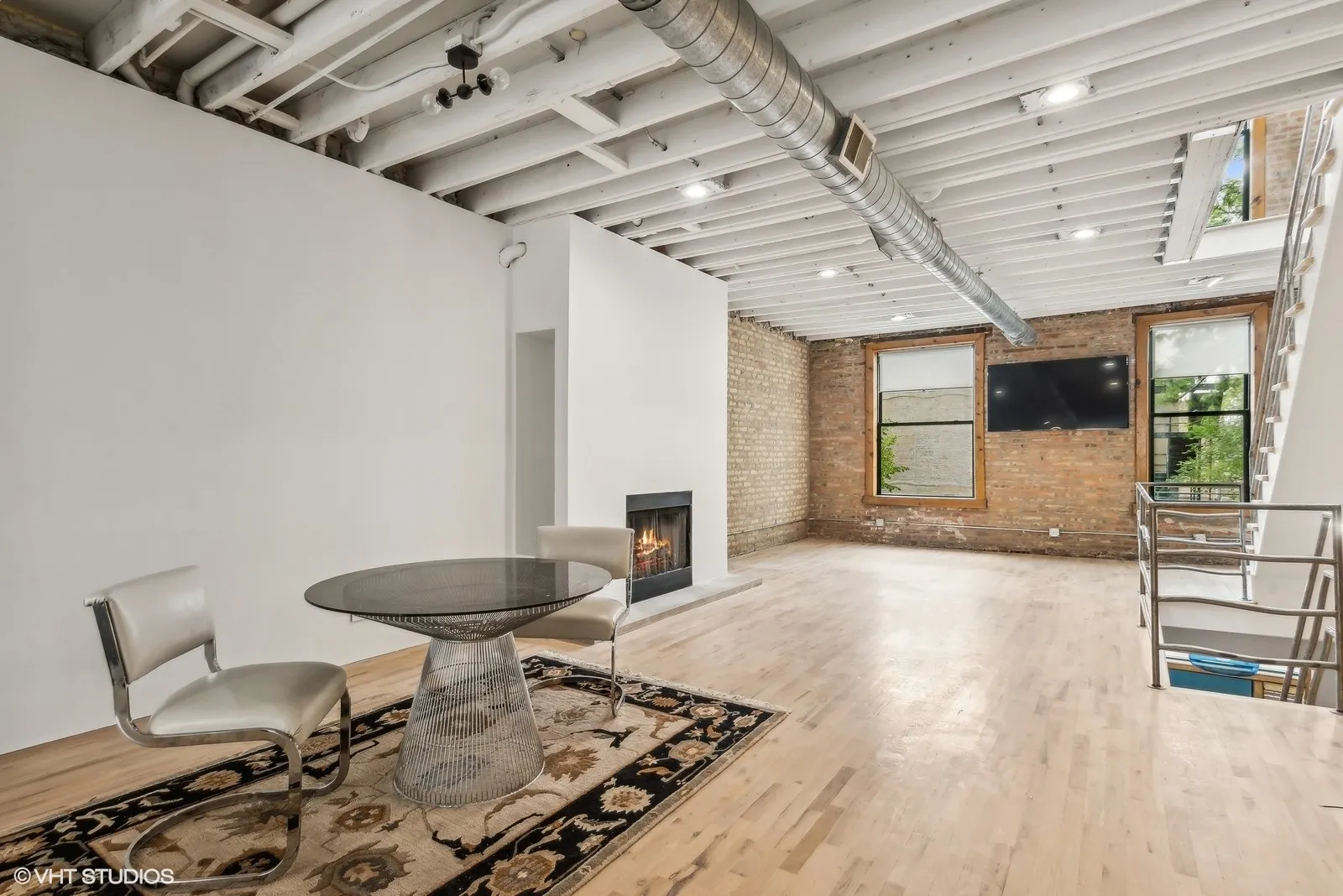 2156 W Hubbard Street IL