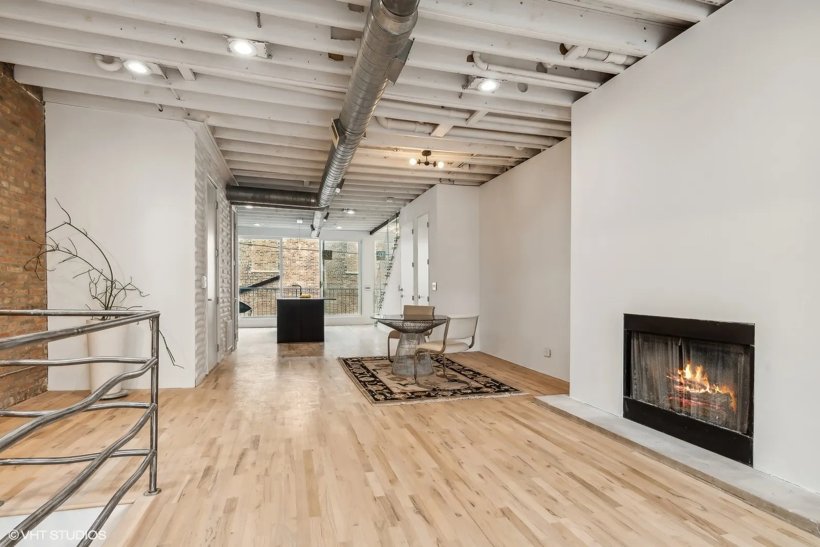 2156 W Hubbard Street IL