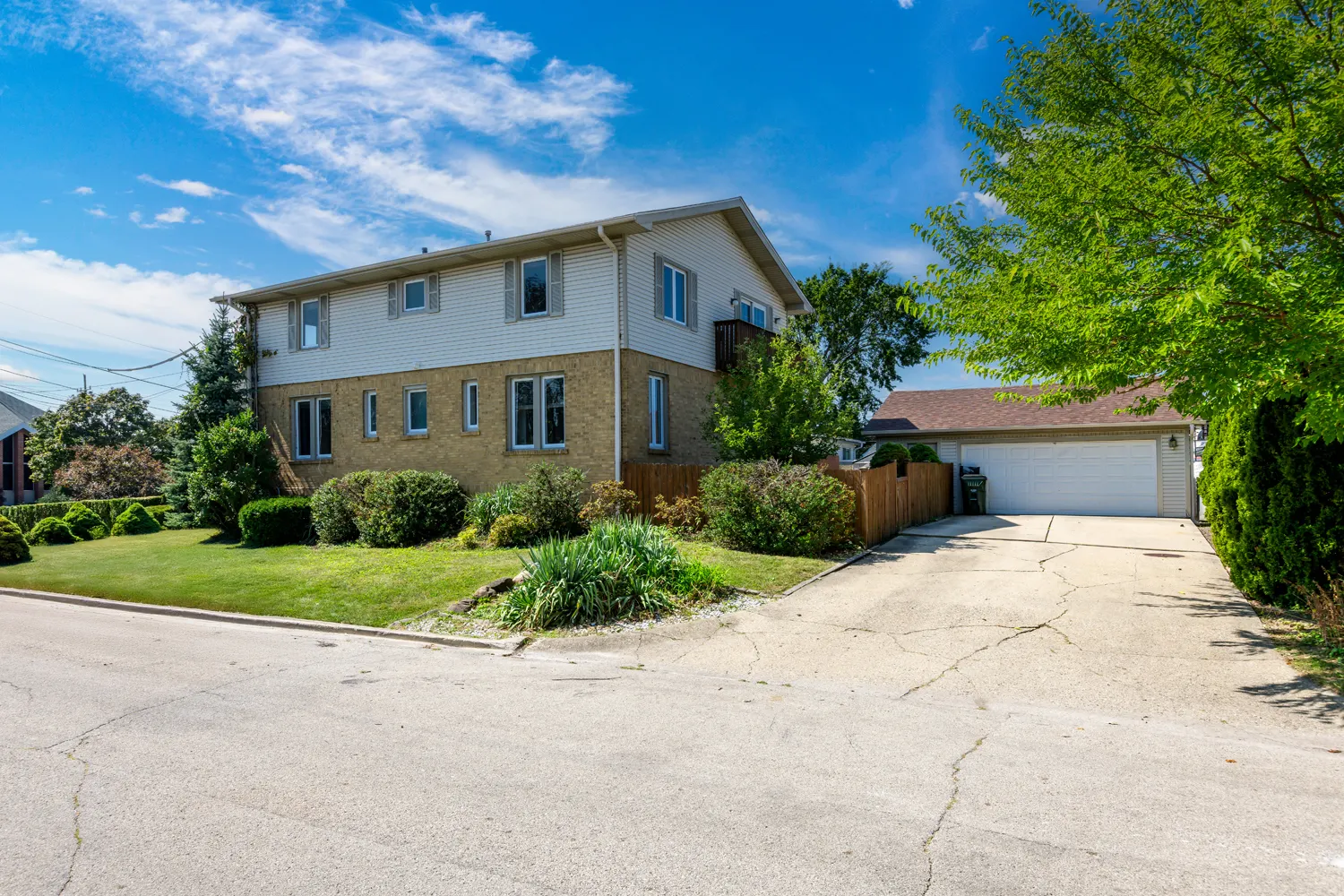 1420 Oakton Street IL