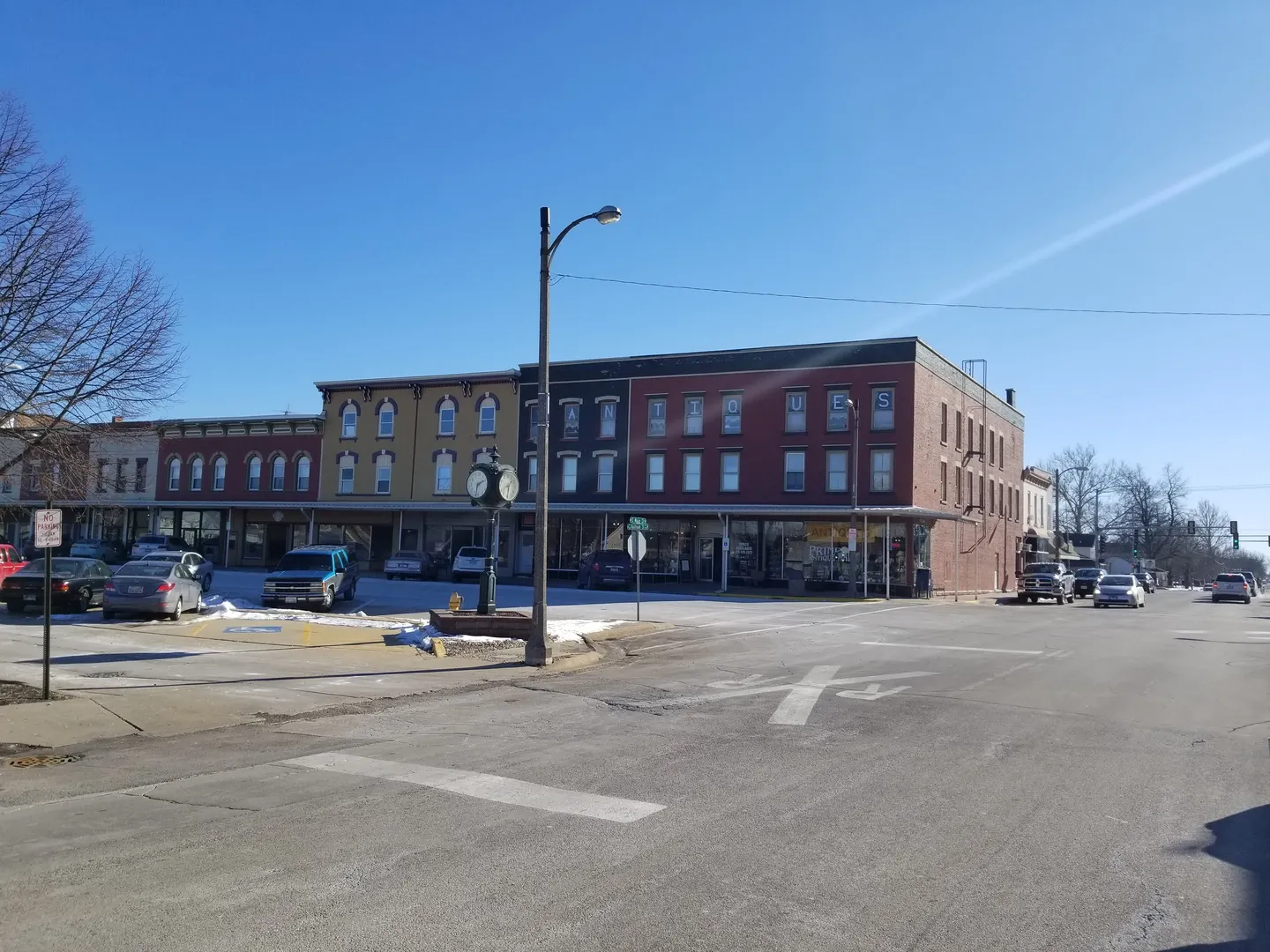 8 E Railroad Street 9 IL