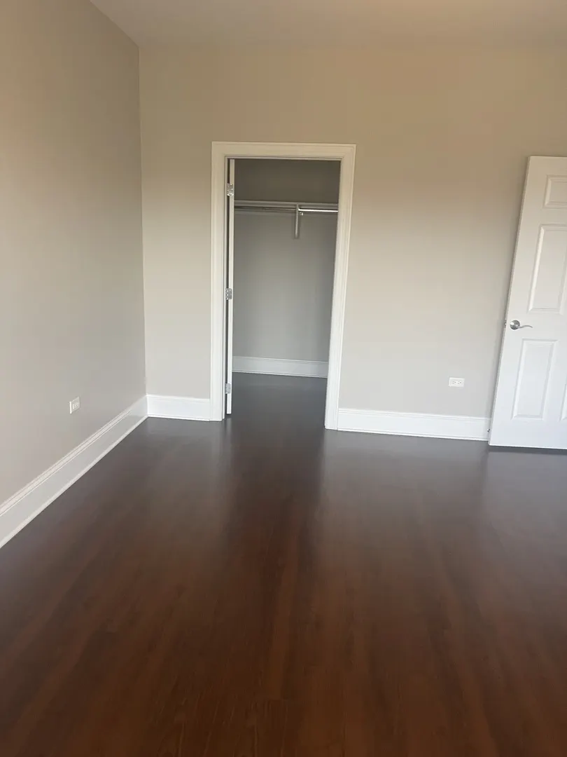 728 Diamond Lake Road 201 IL