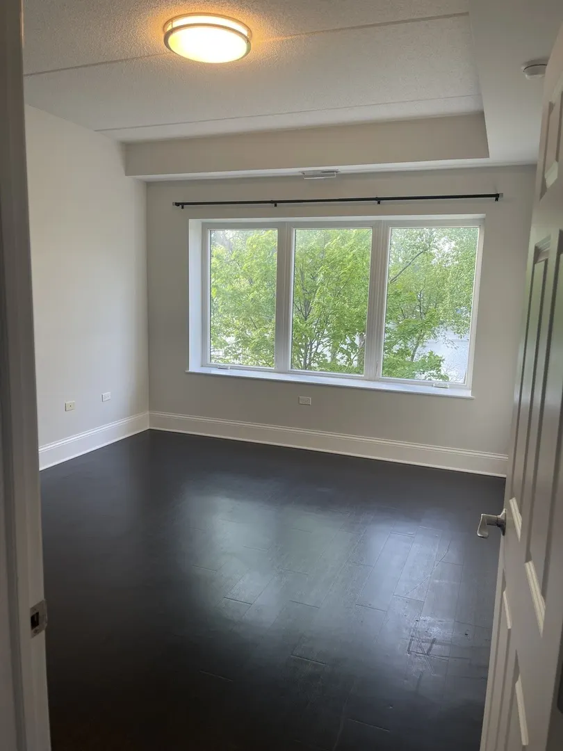 728 Diamond Lake Road 310 IL