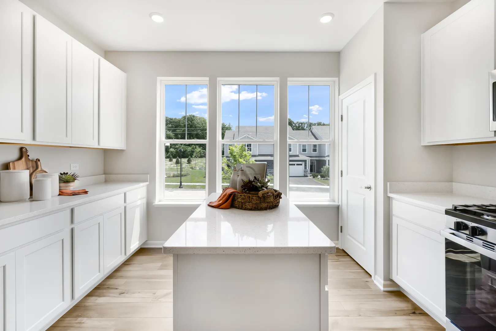 405 Red Oak Circle IL