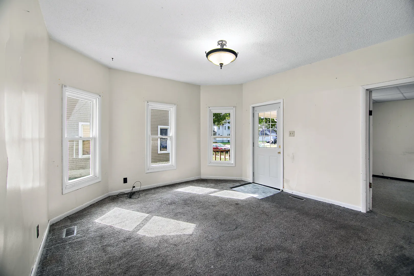 224 N Grand Avenue IL