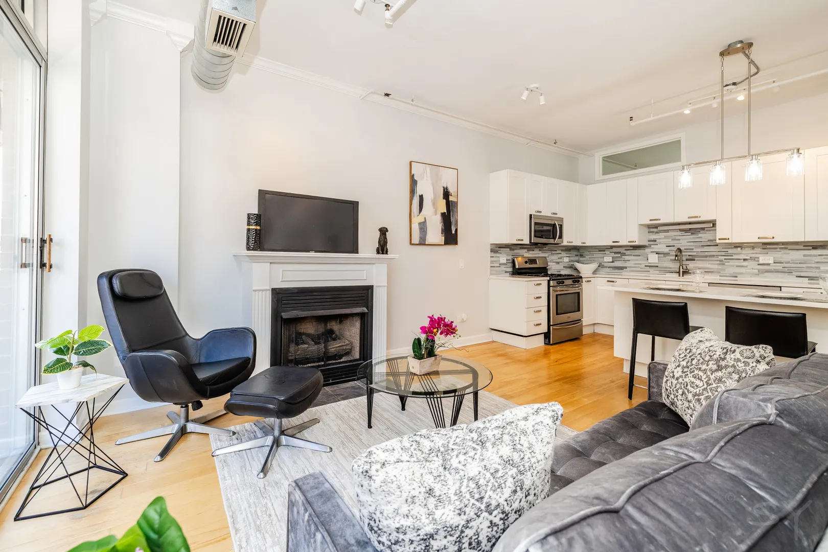 111 S Morgan Street 423 IL