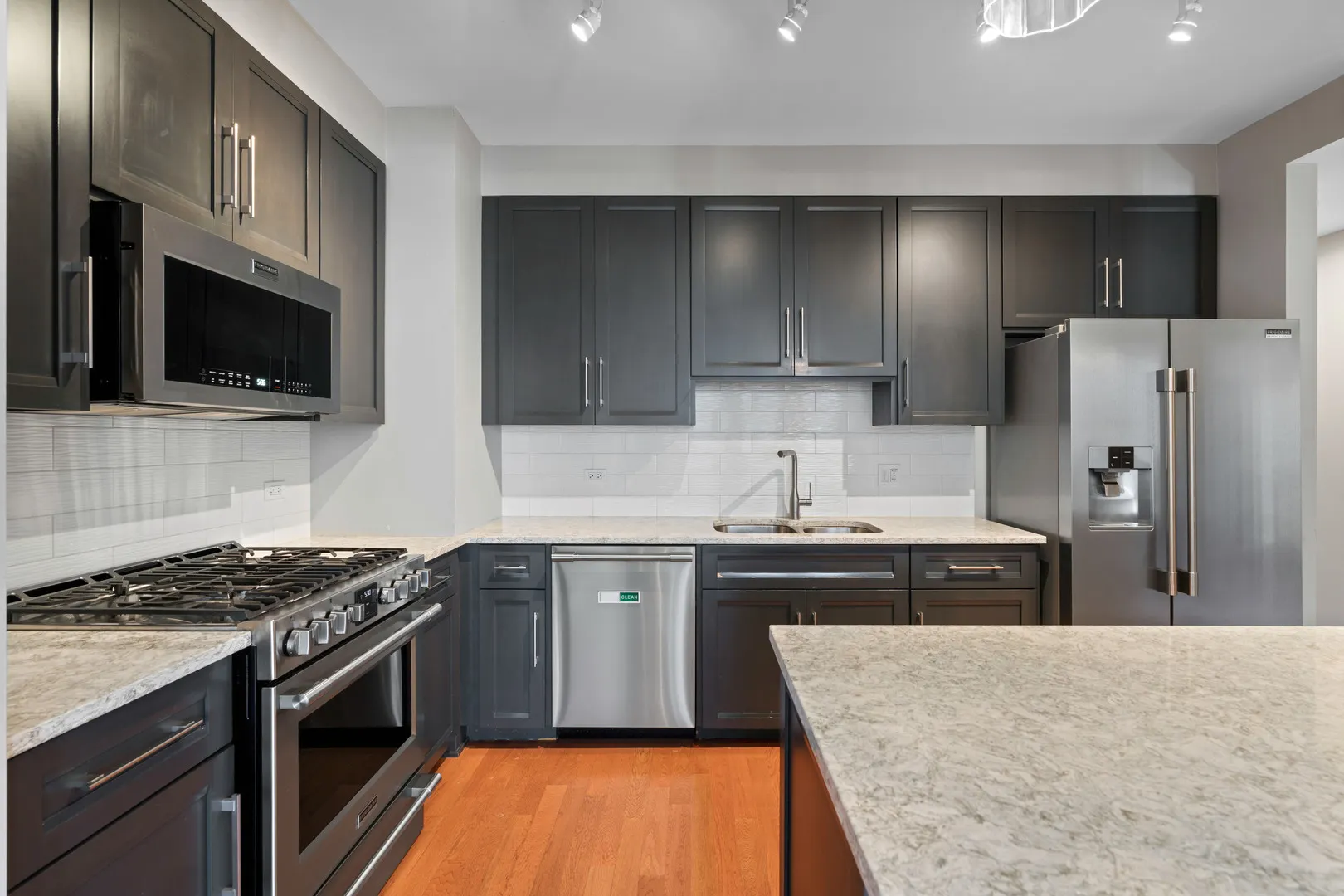 1250 S MICHIGAN Avenue 2204 IL