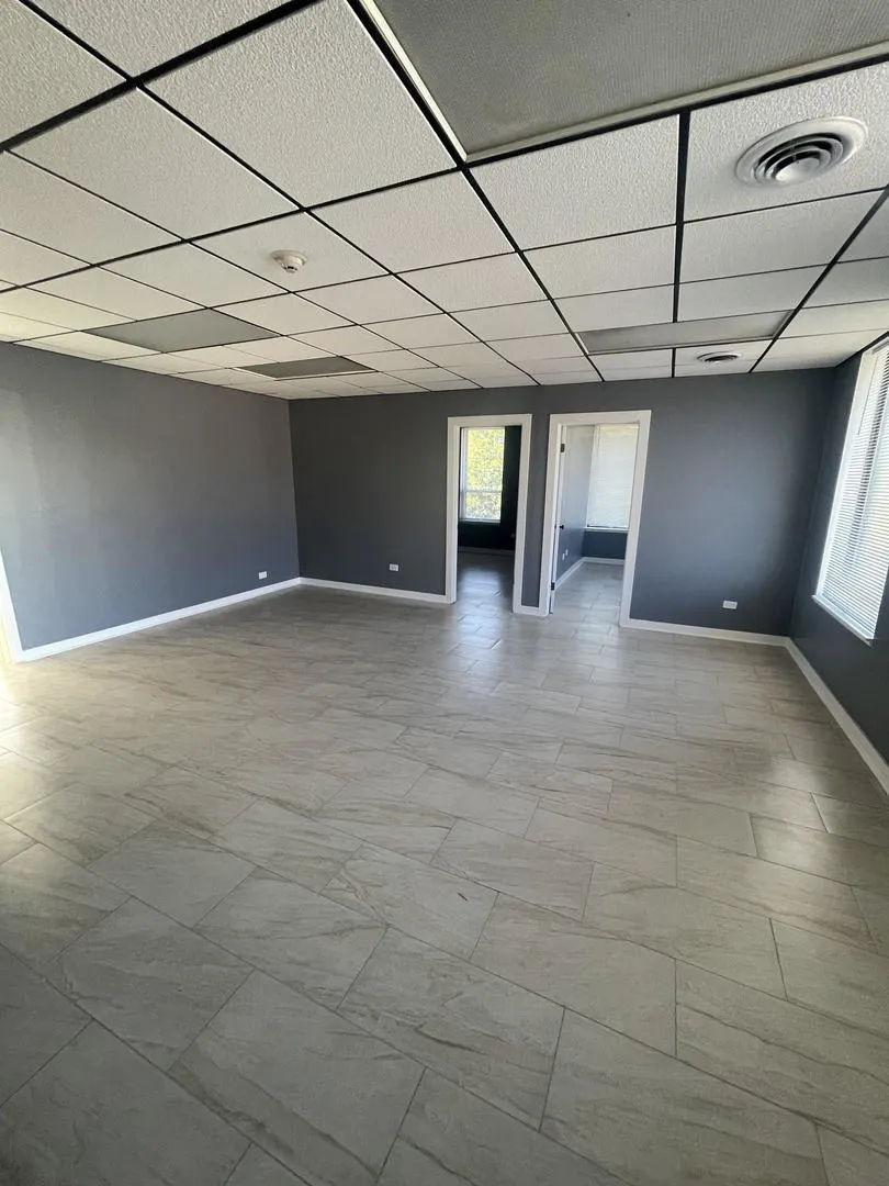 1329 W Irving Park Road 201 IL