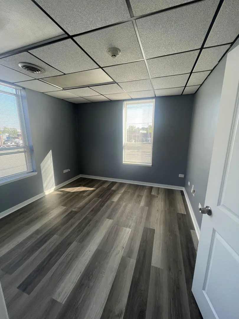 1329 W Irving Park Road 201 IL