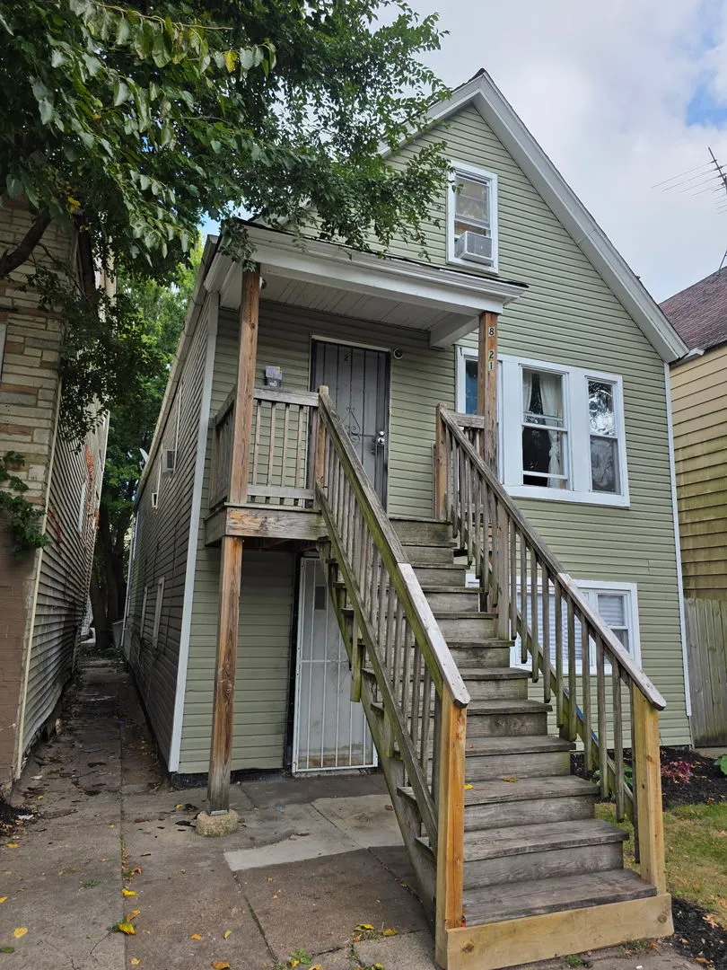 8221 S Houston Avenue IL