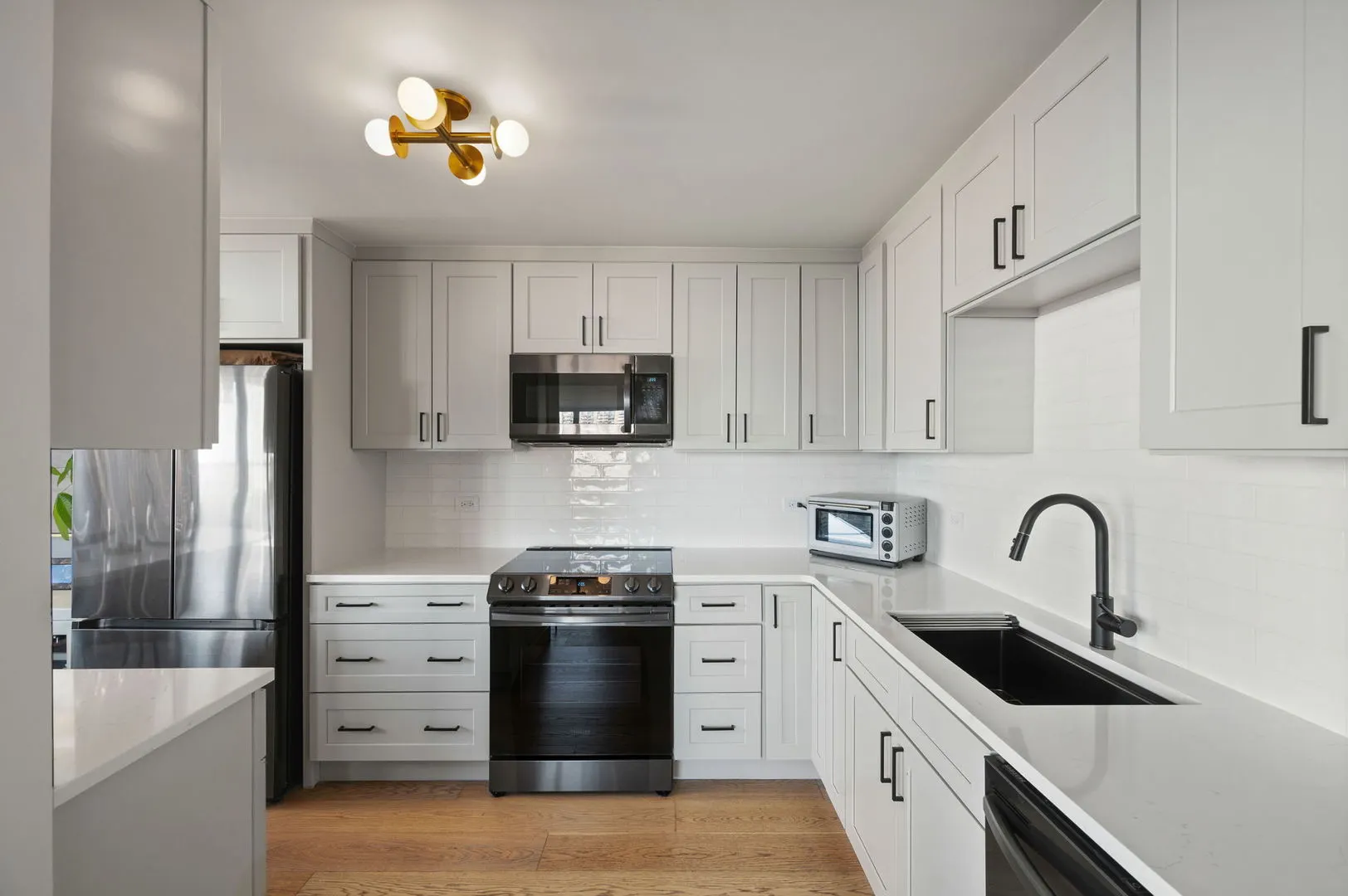 655 W IRVING PARK Road 1010 IL