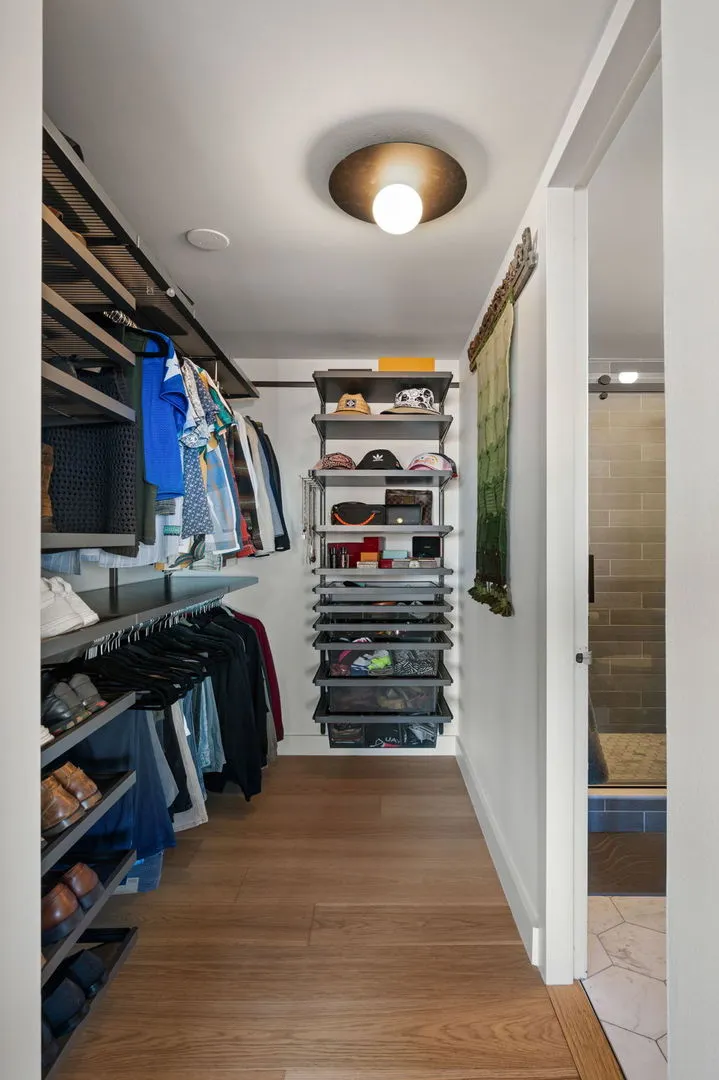 655 W IRVING PARK Road 1010 IL