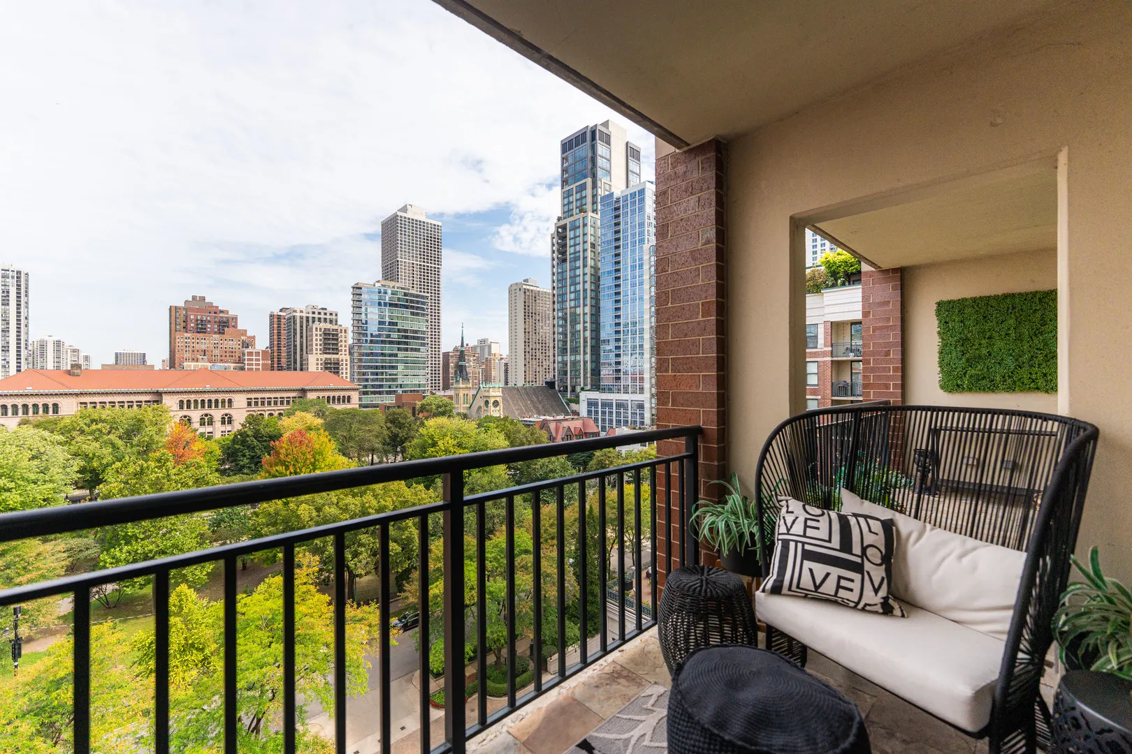 55 W Delaware Place 1011 IL