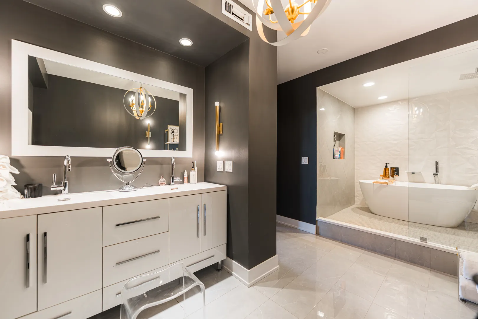 55 W Delaware Place 1011 IL