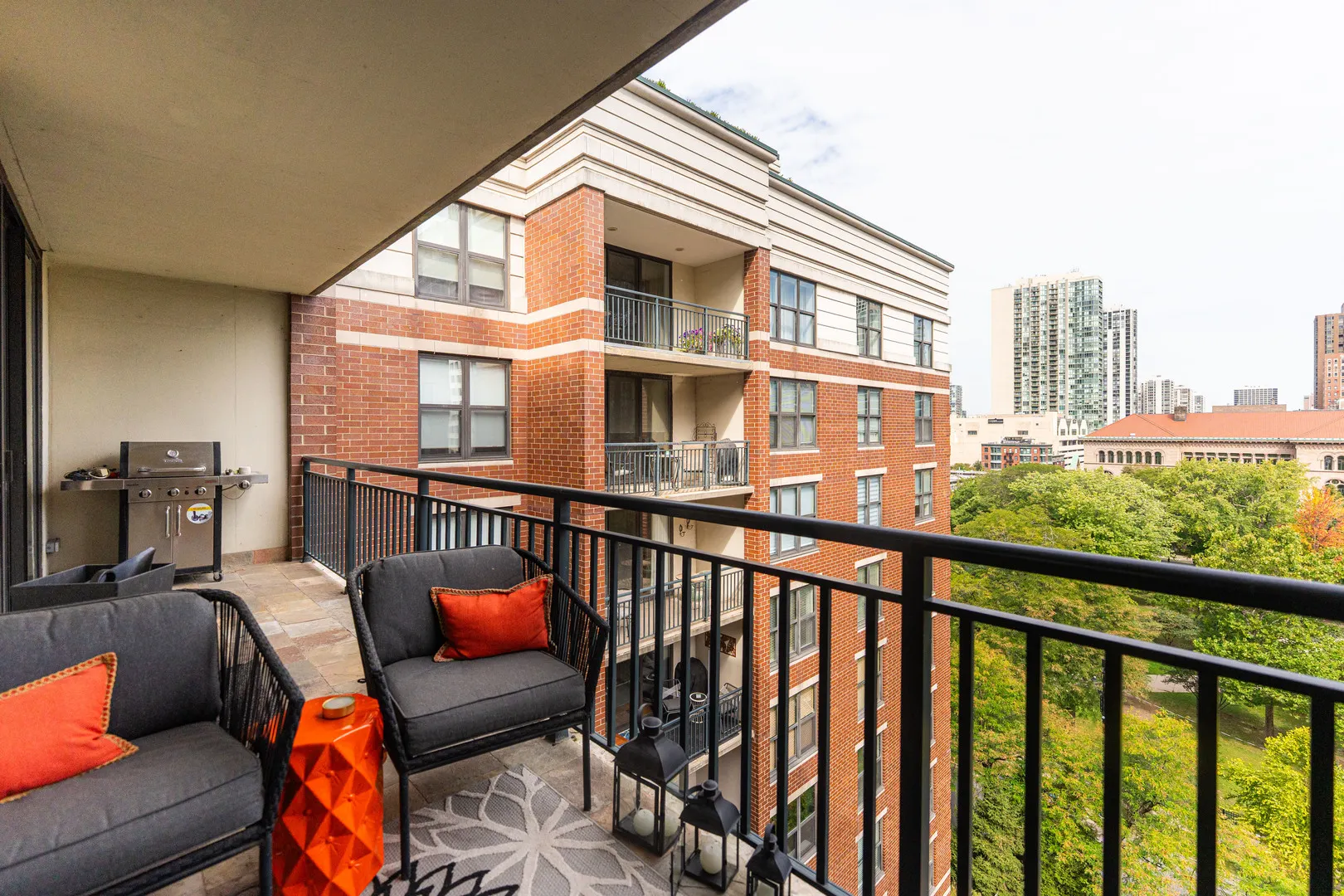 55 W Delaware Place 1011 IL