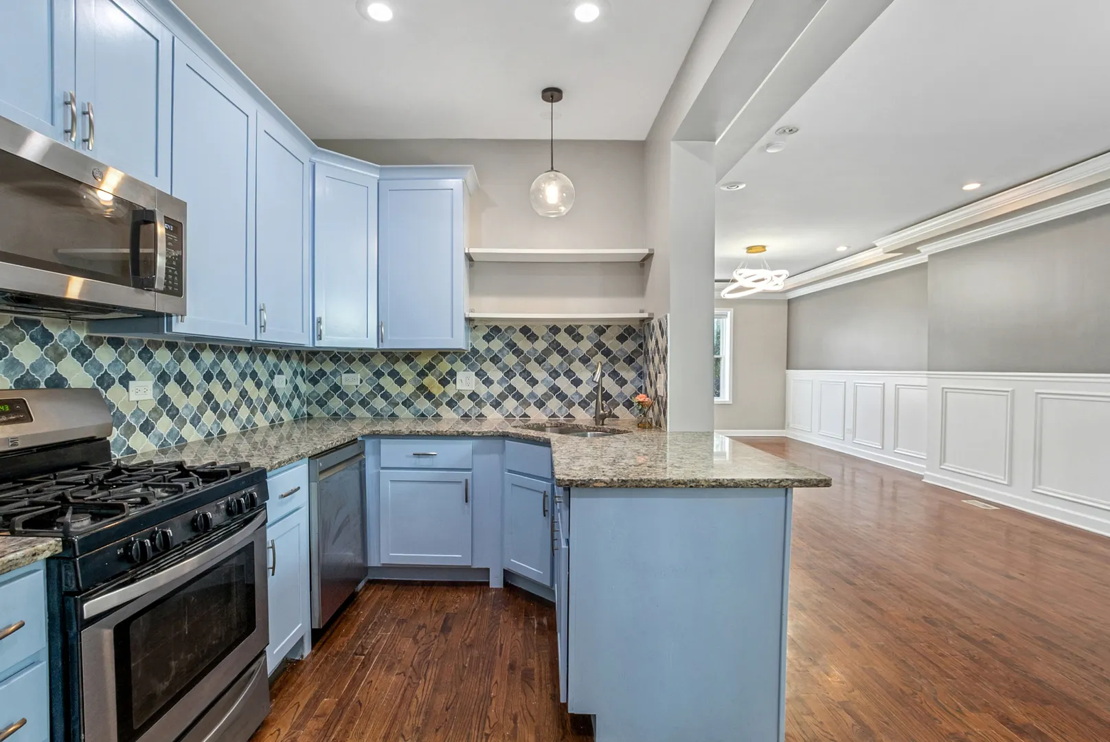 6624 S University Avenue IL