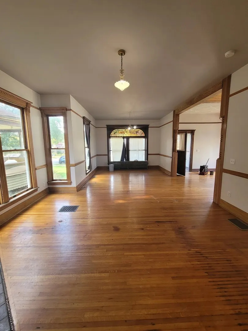 142 S Lincoln Avenue IL