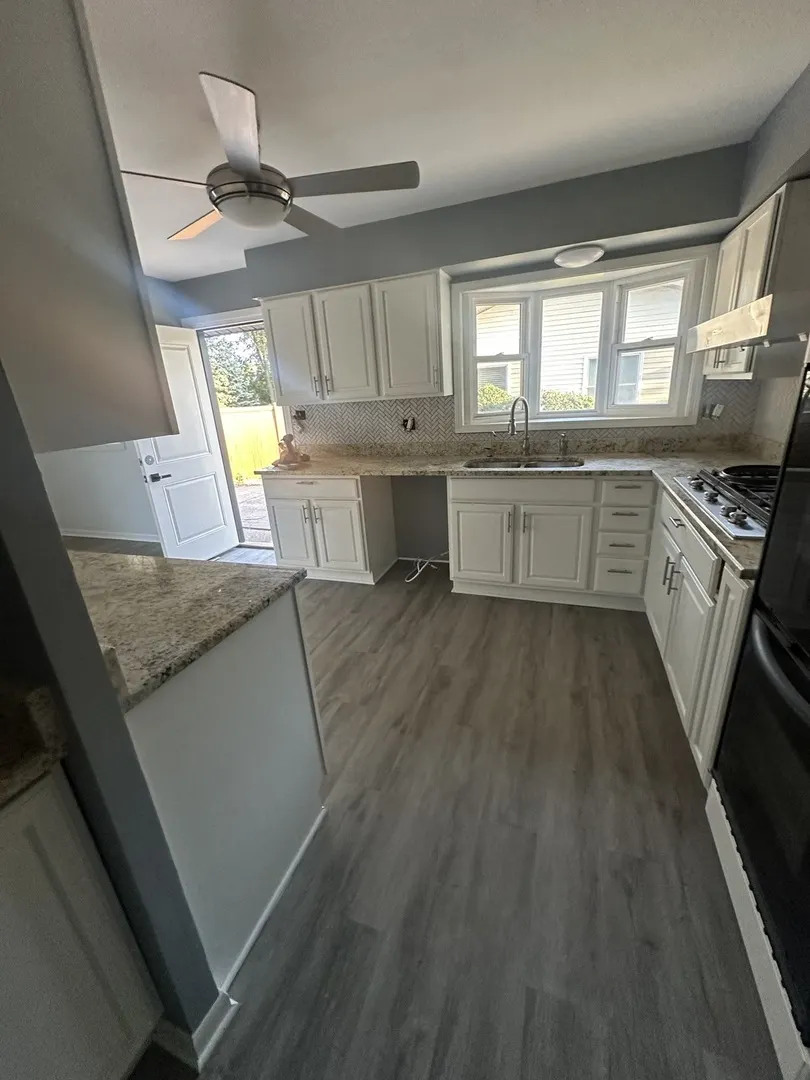 595 W Elk Grove Boulevard IL