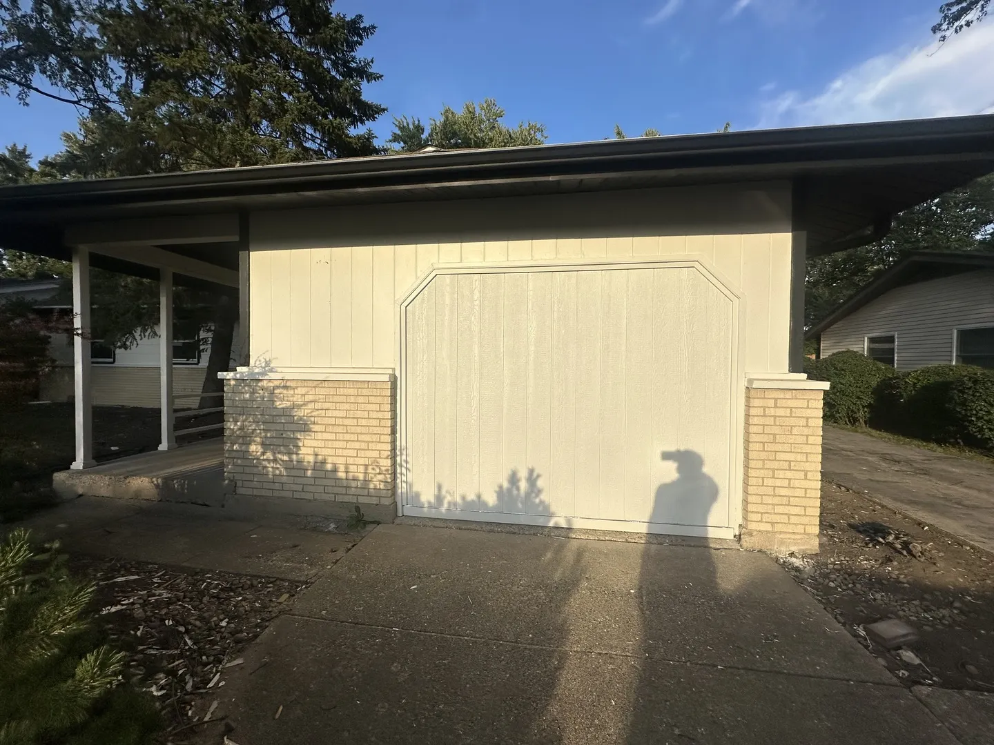 595 W Elk Grove Boulevard IL