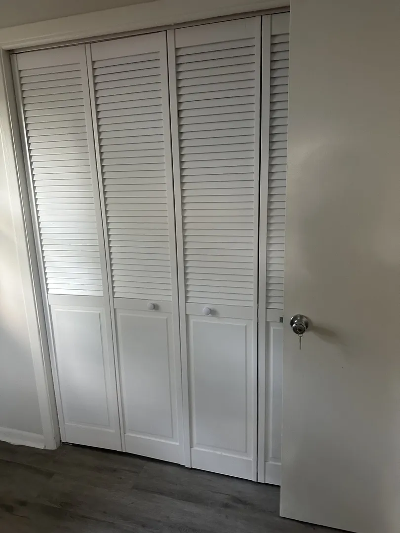 595 W Elk Grove Boulevard IL