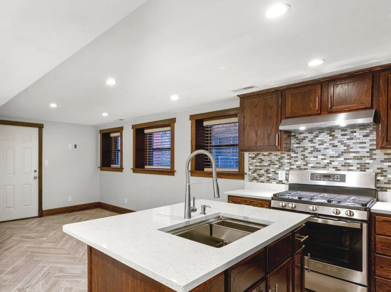 5859 N Magnolia Avenue G IL