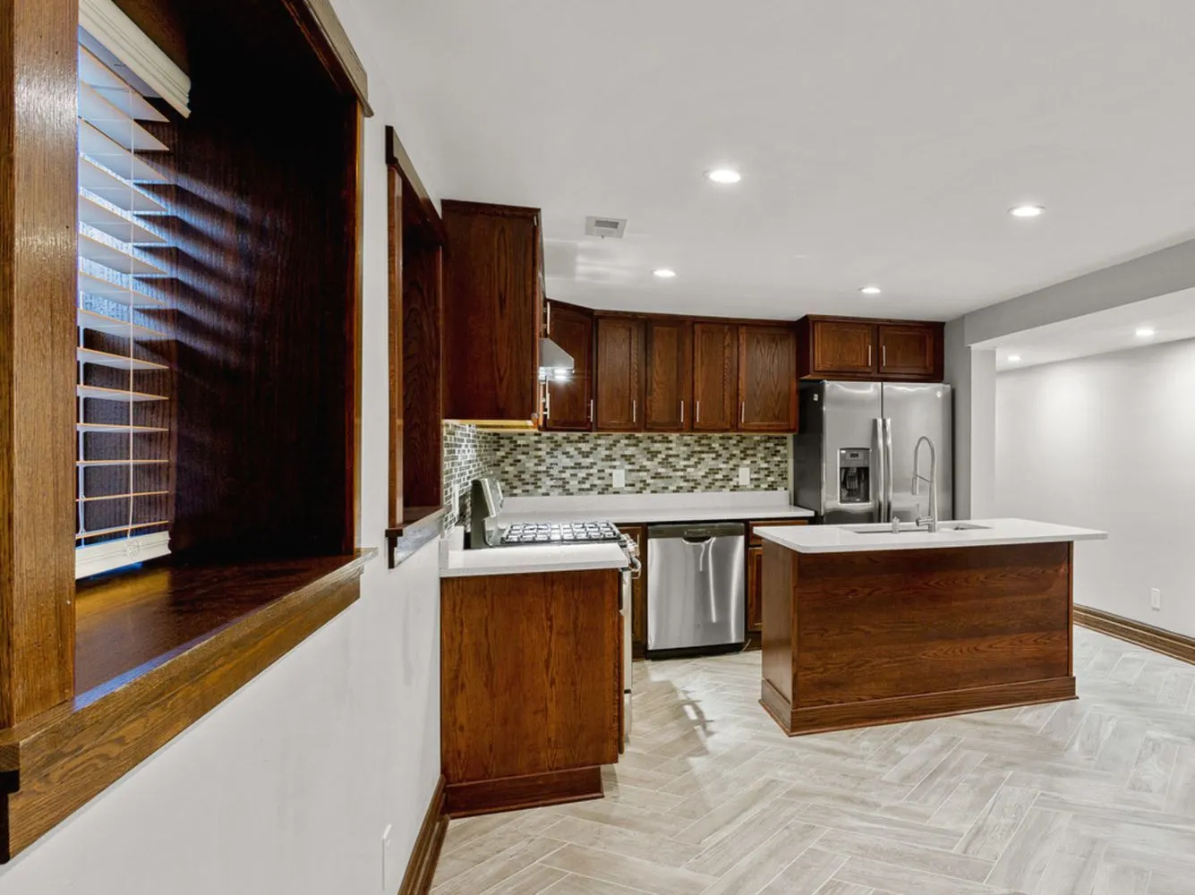 5859 N Magnolia Avenue G IL