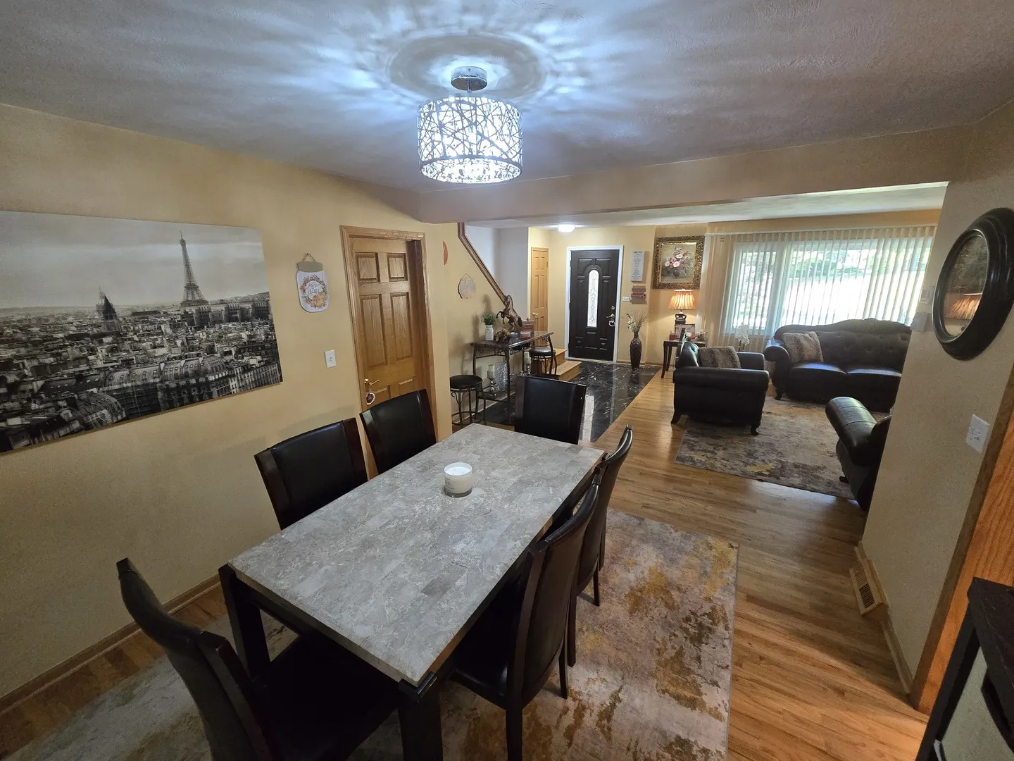 25W201 Summit Drive IL