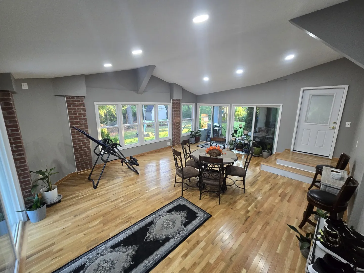 25W201 Summit Drive IL