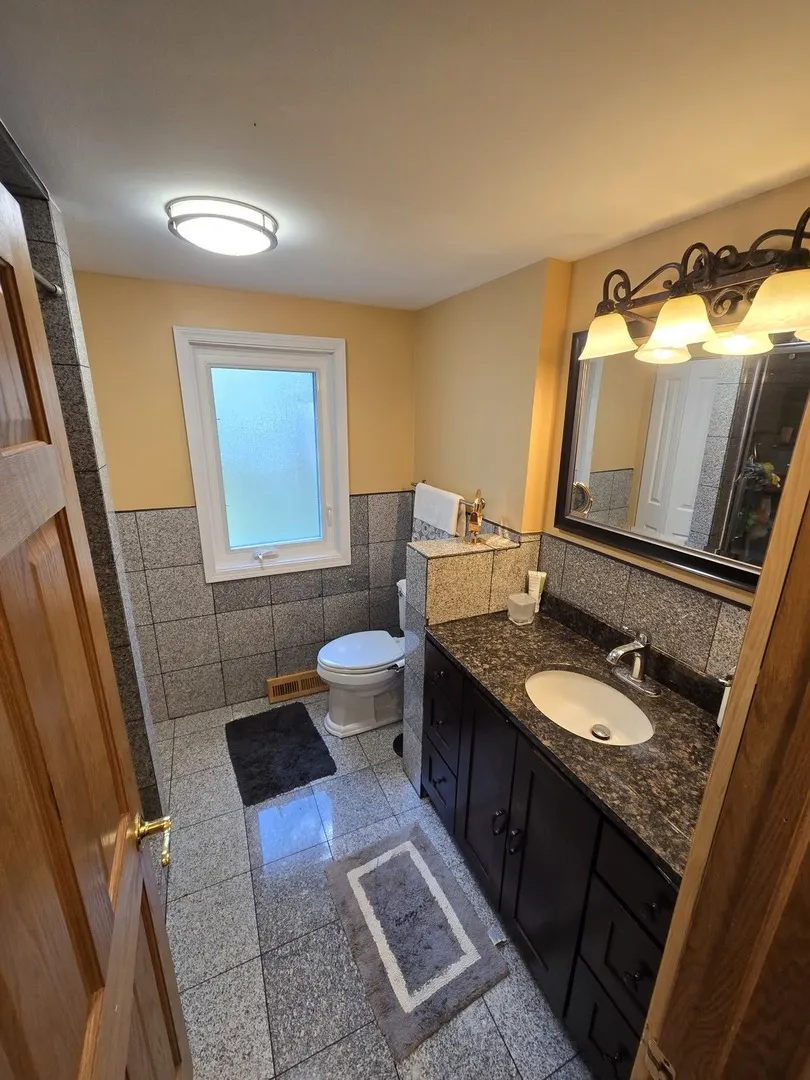 25W201 Summit Drive IL