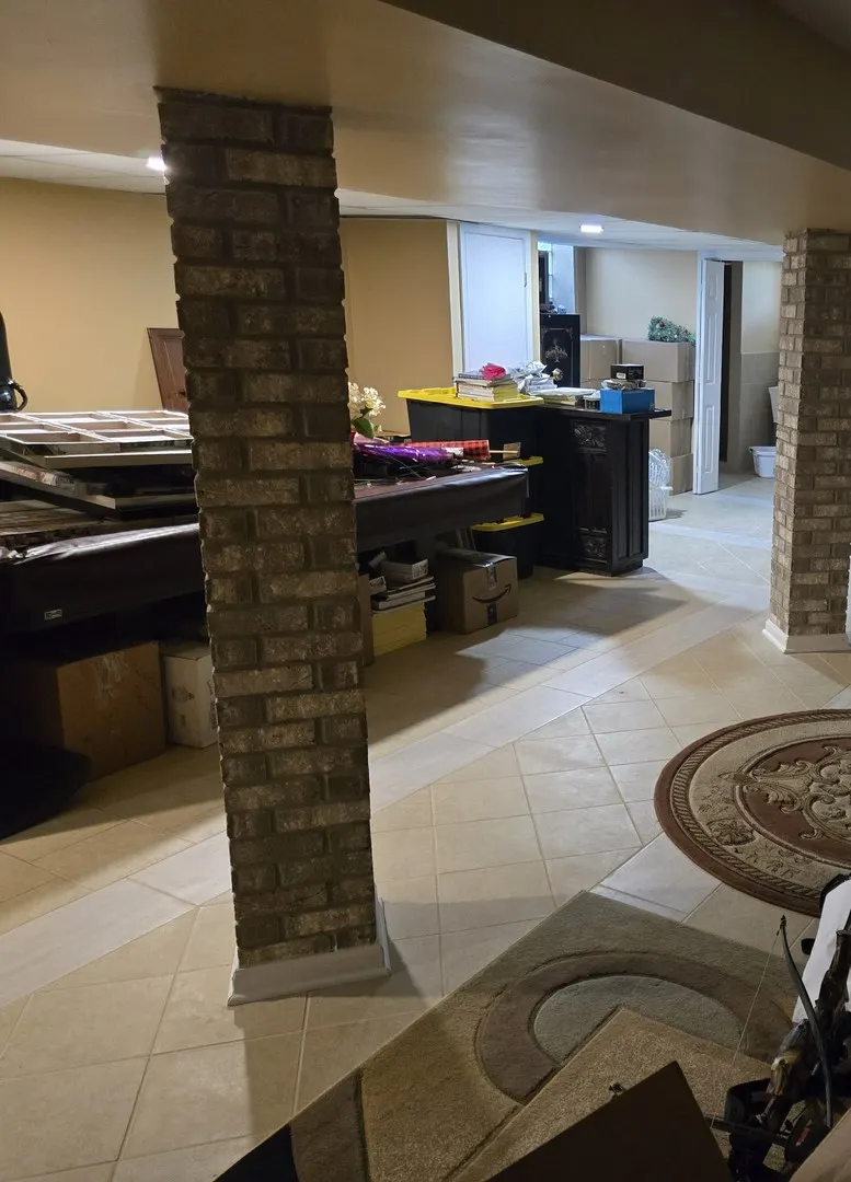 25W201 Summit Drive IL