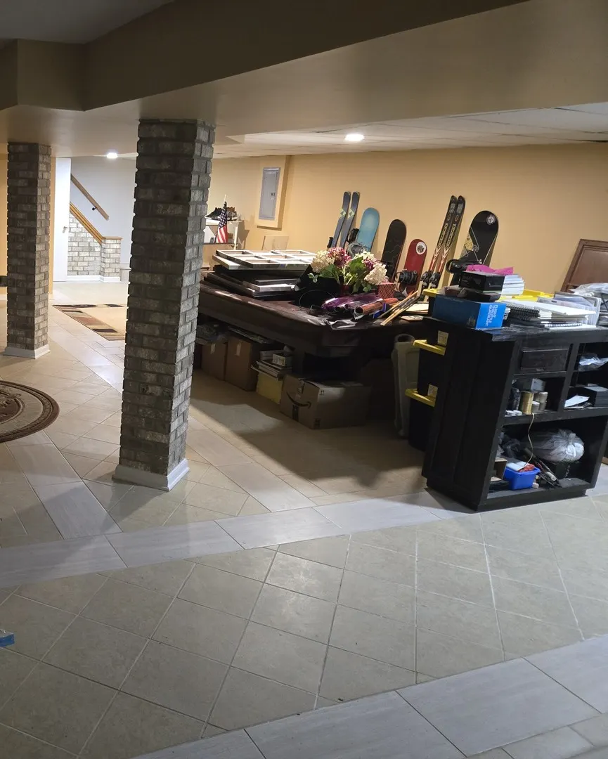 25W201 Summit Drive IL