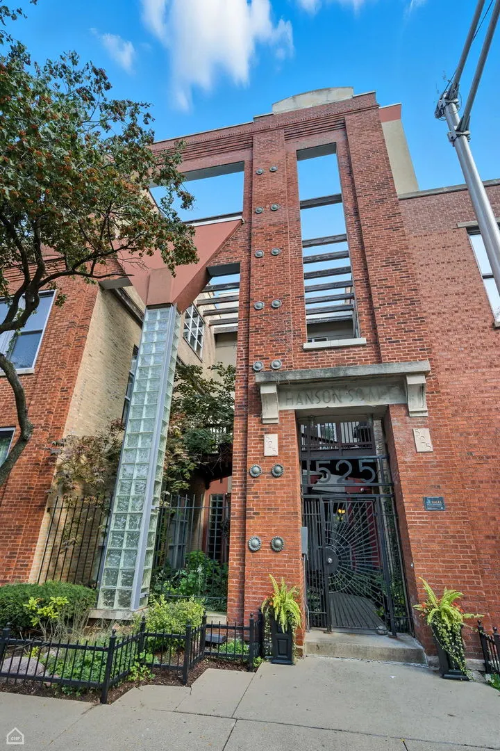 525 N Ada Street 43 IL