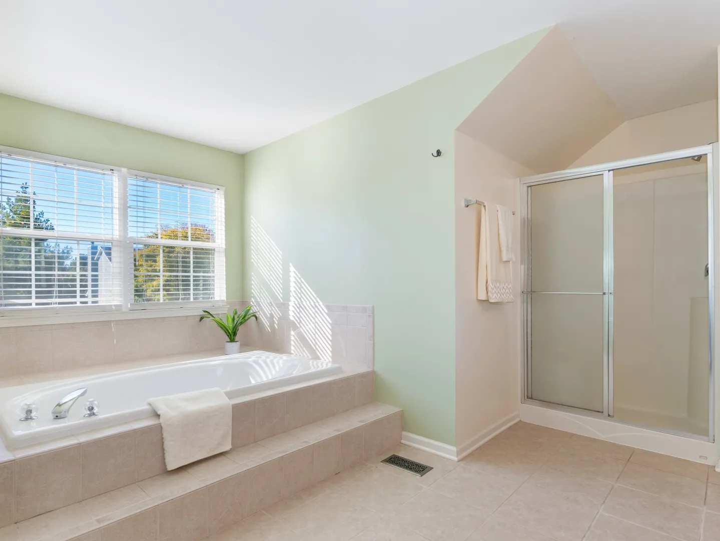961 Canyon Trail Court IL