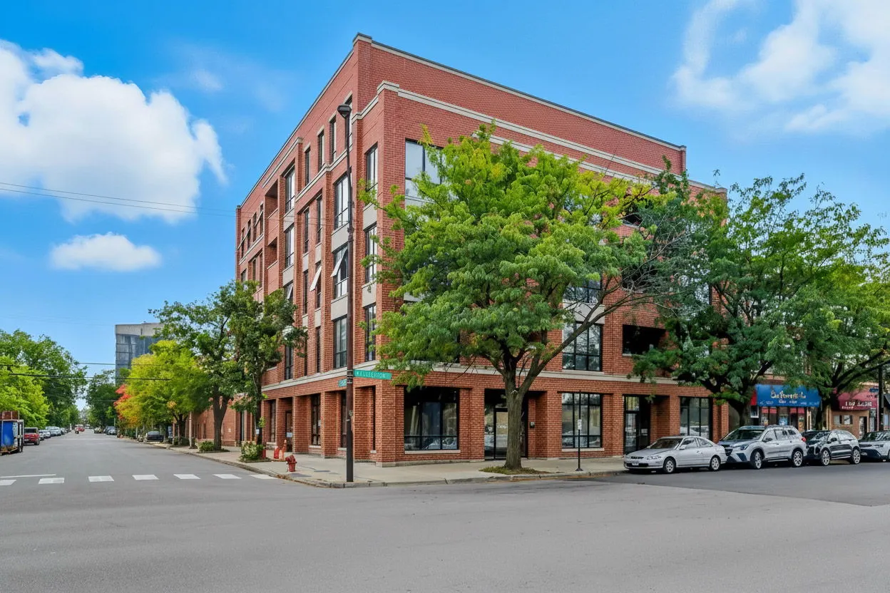 2354 N Washtenaw Avenue 201 IL
