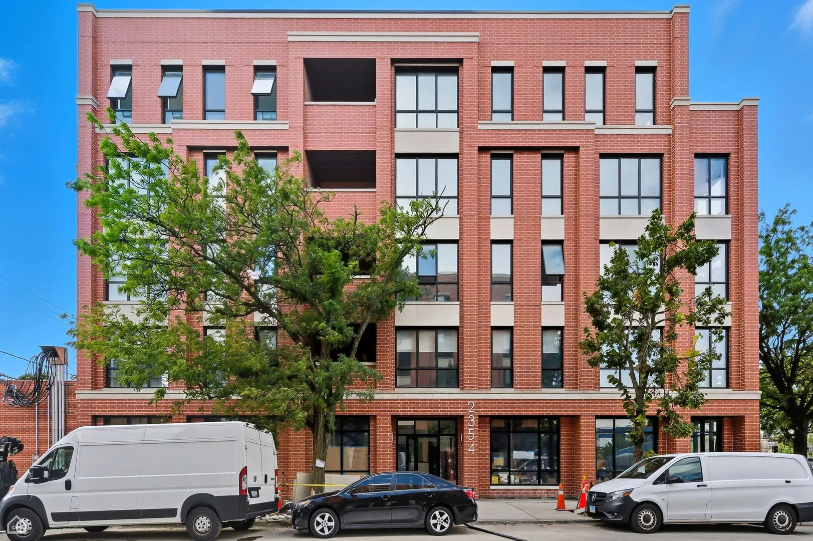 2354 N Washtenaw Avenue 201 IL