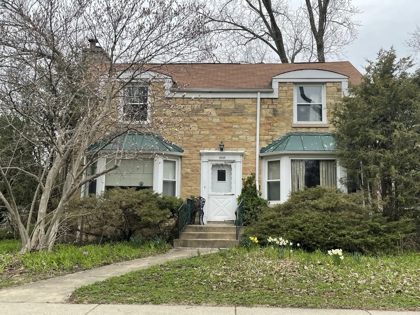 6908 N Mendota Avenue IL