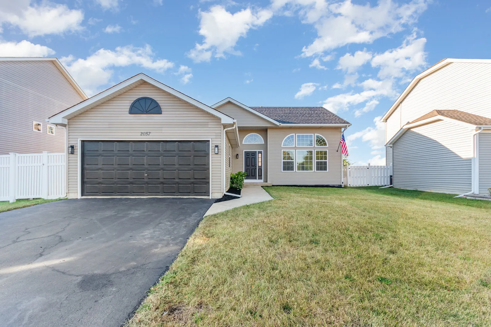 2057 W Helen Drive IL