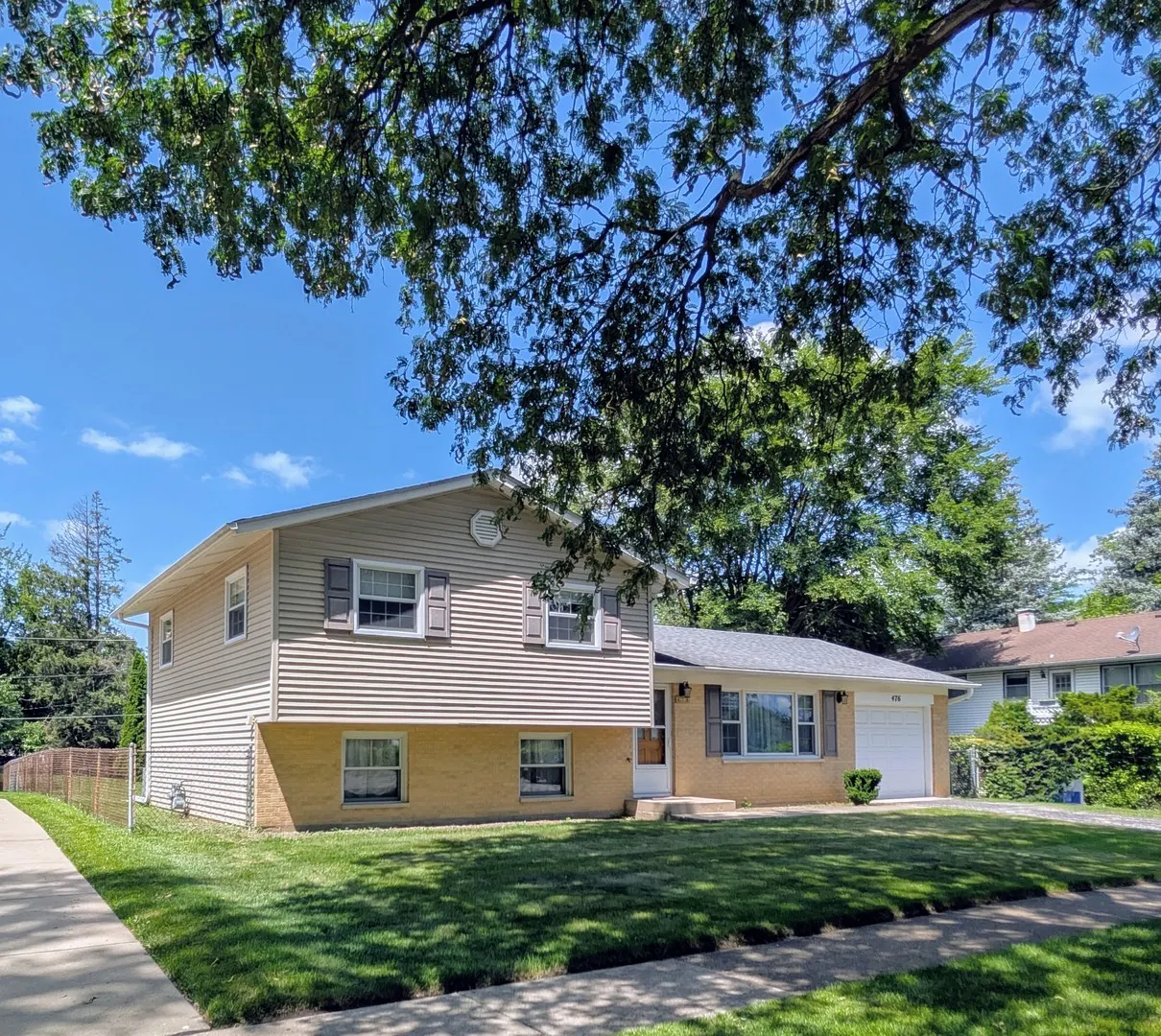 476 Raupp Boulevard IL
