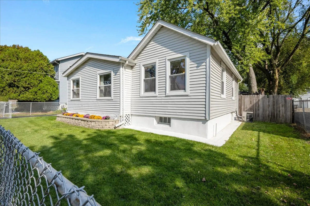 271 N Smith Street IL