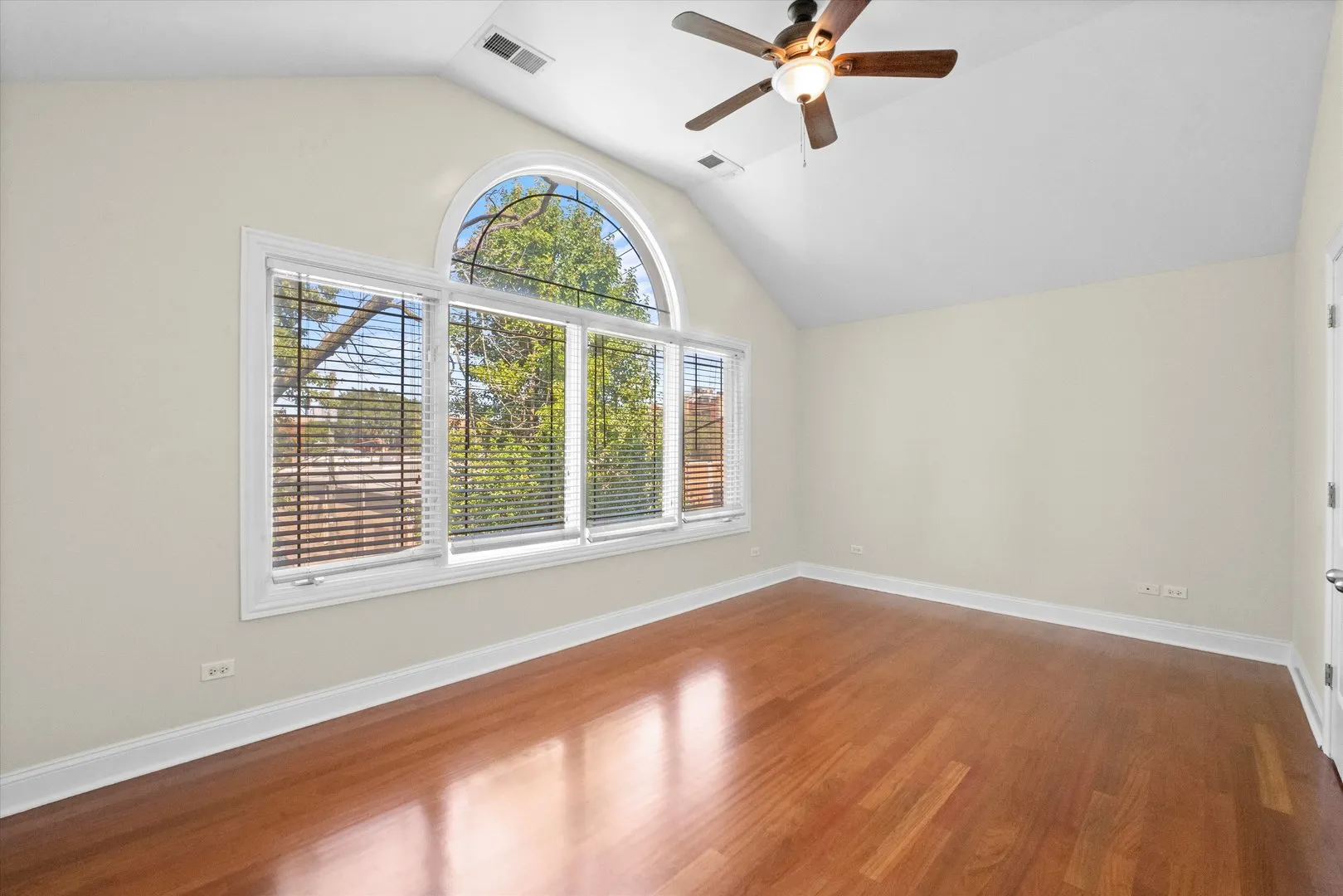 2415 W Palmer Street IL