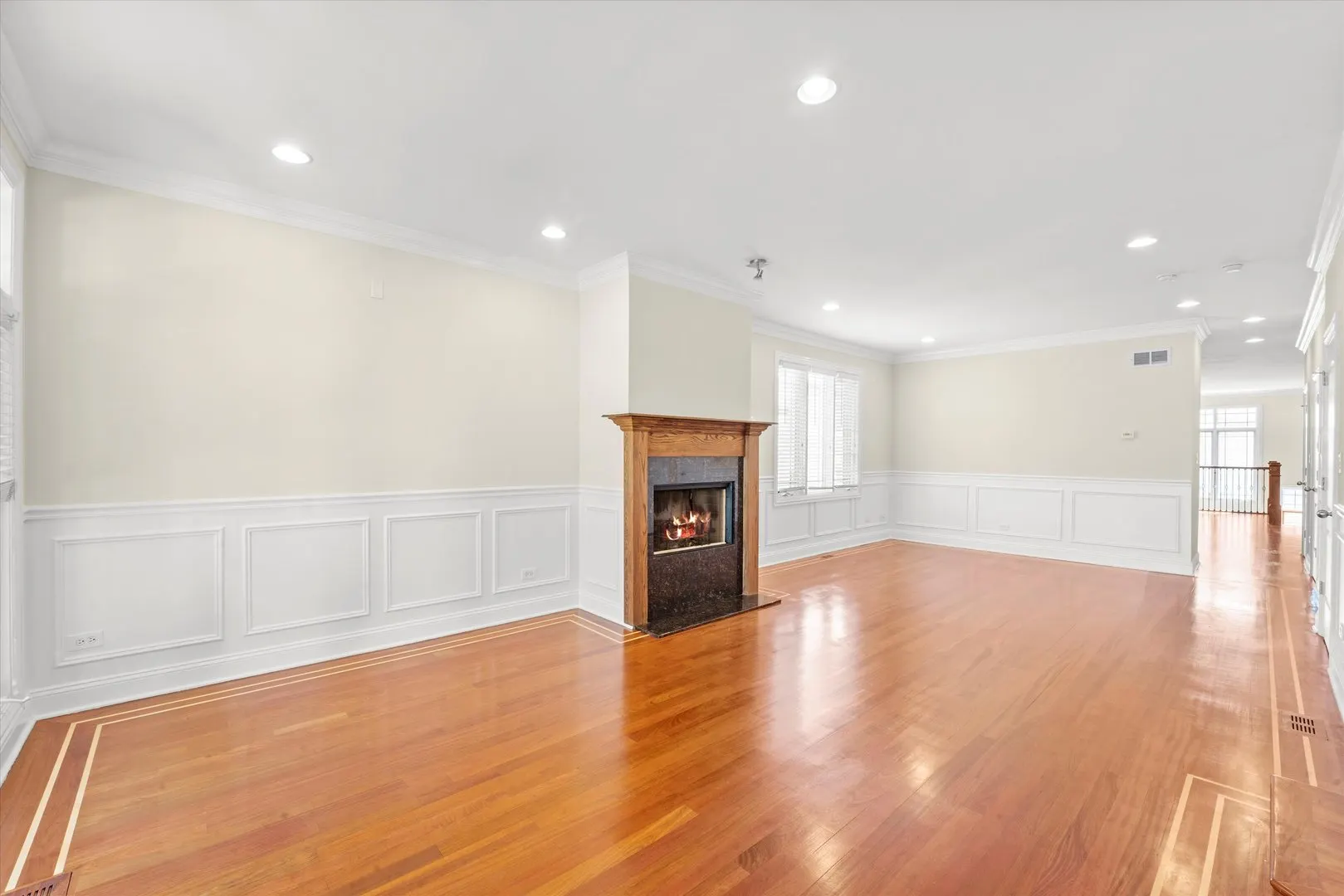 2415 W Palmer Street IL