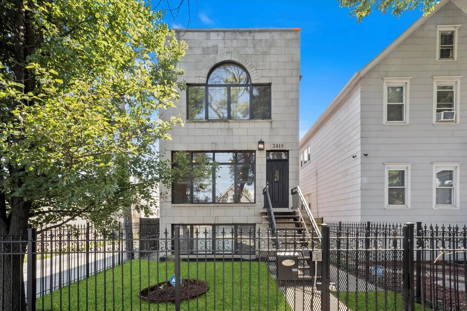 2415 W Palmer Street IL