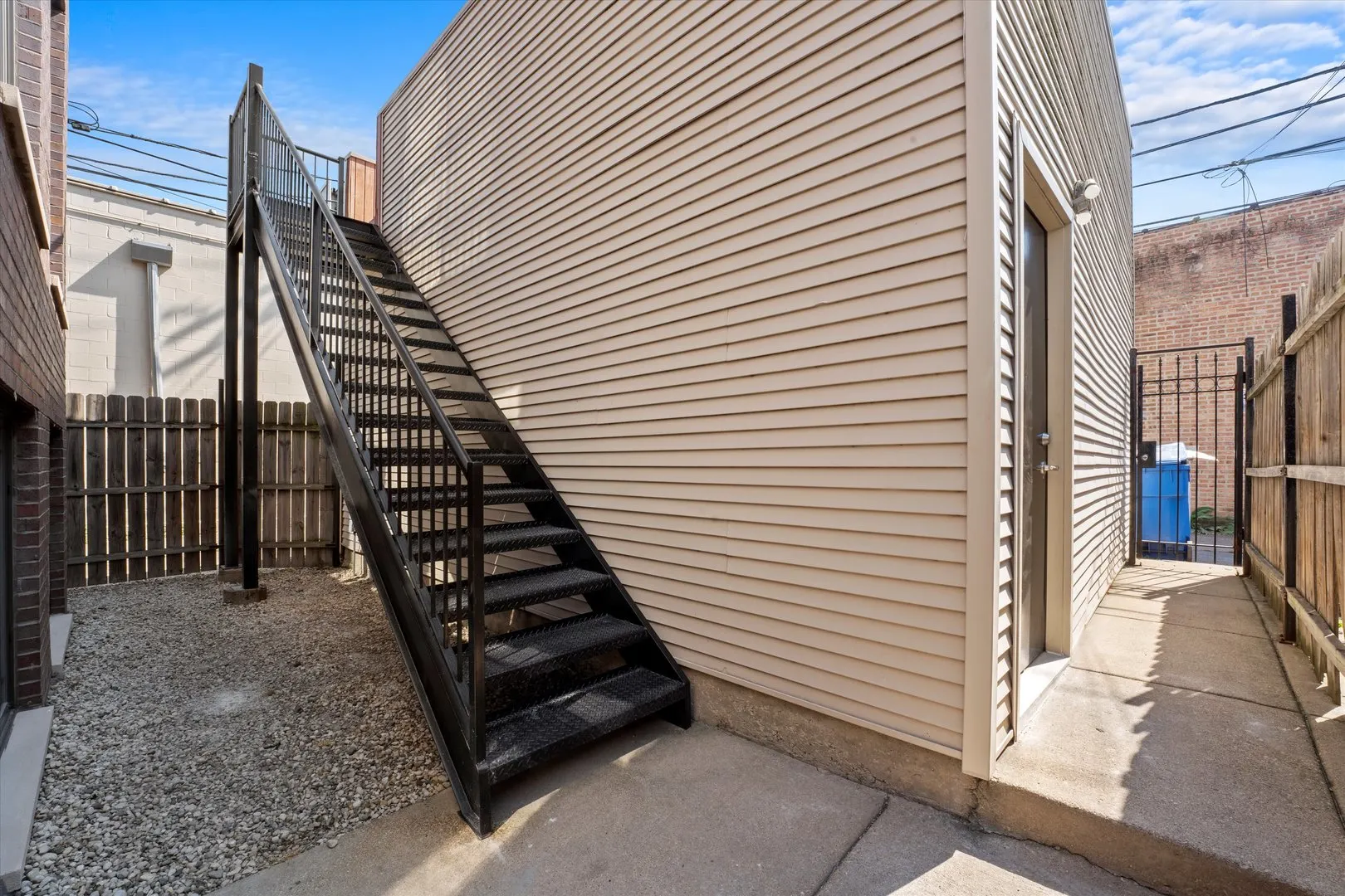 2415 W Palmer Street IL