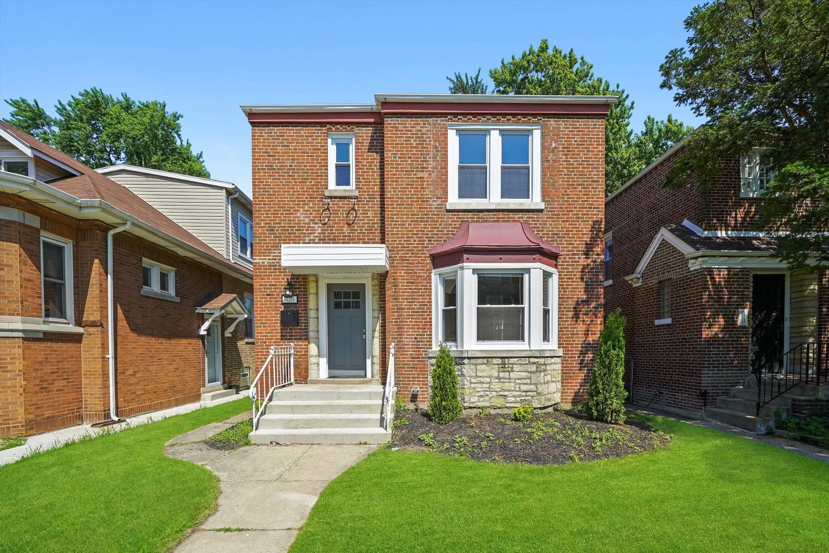 8051 S Paxton Avenue IL