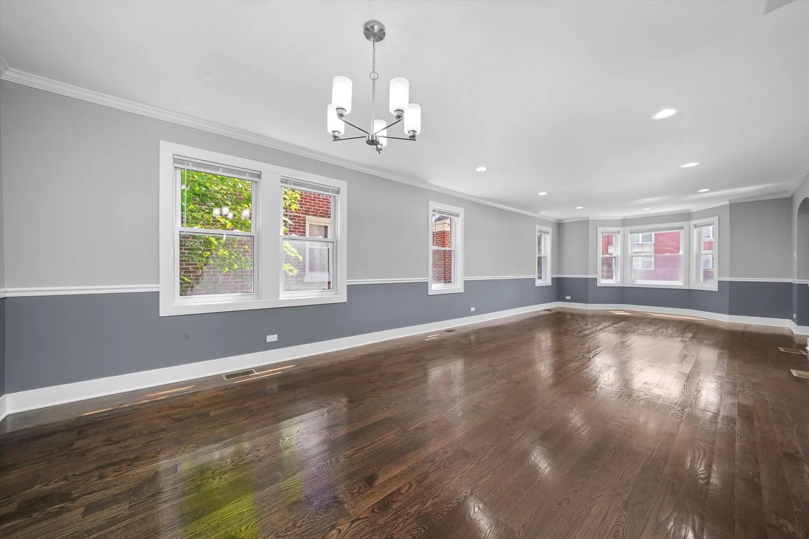 8051 S Paxton Avenue IL