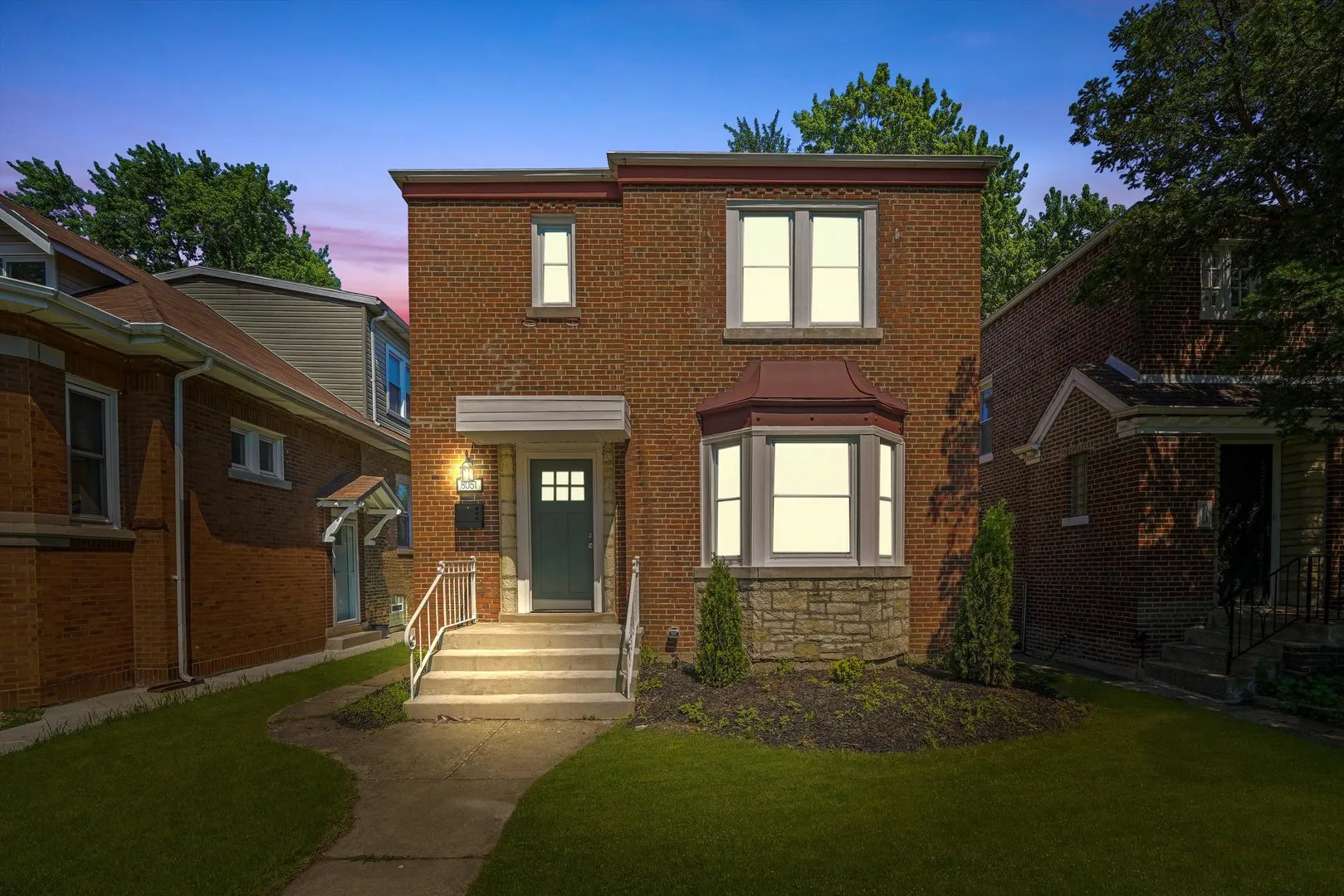 8051 S Paxton Avenue IL