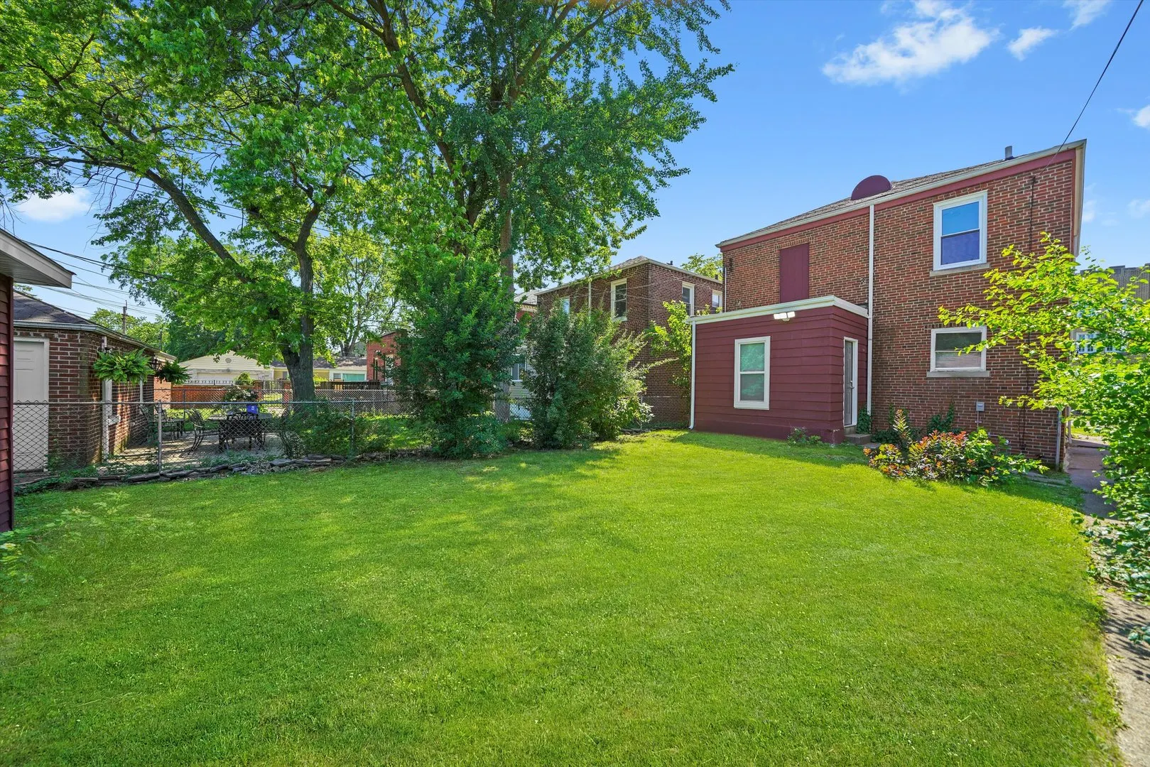 8051 S Paxton Avenue IL