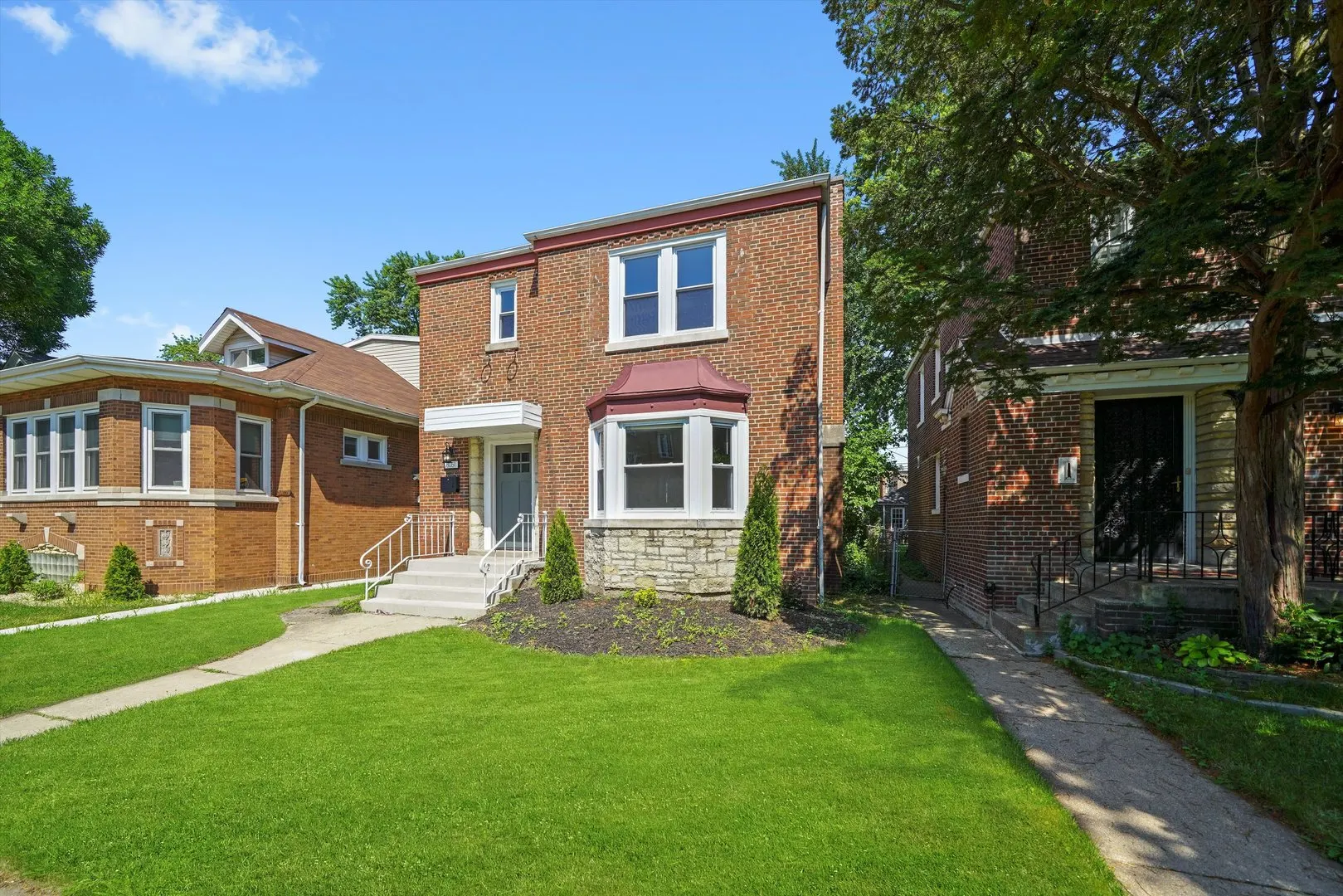 8051 S Paxton Avenue IL