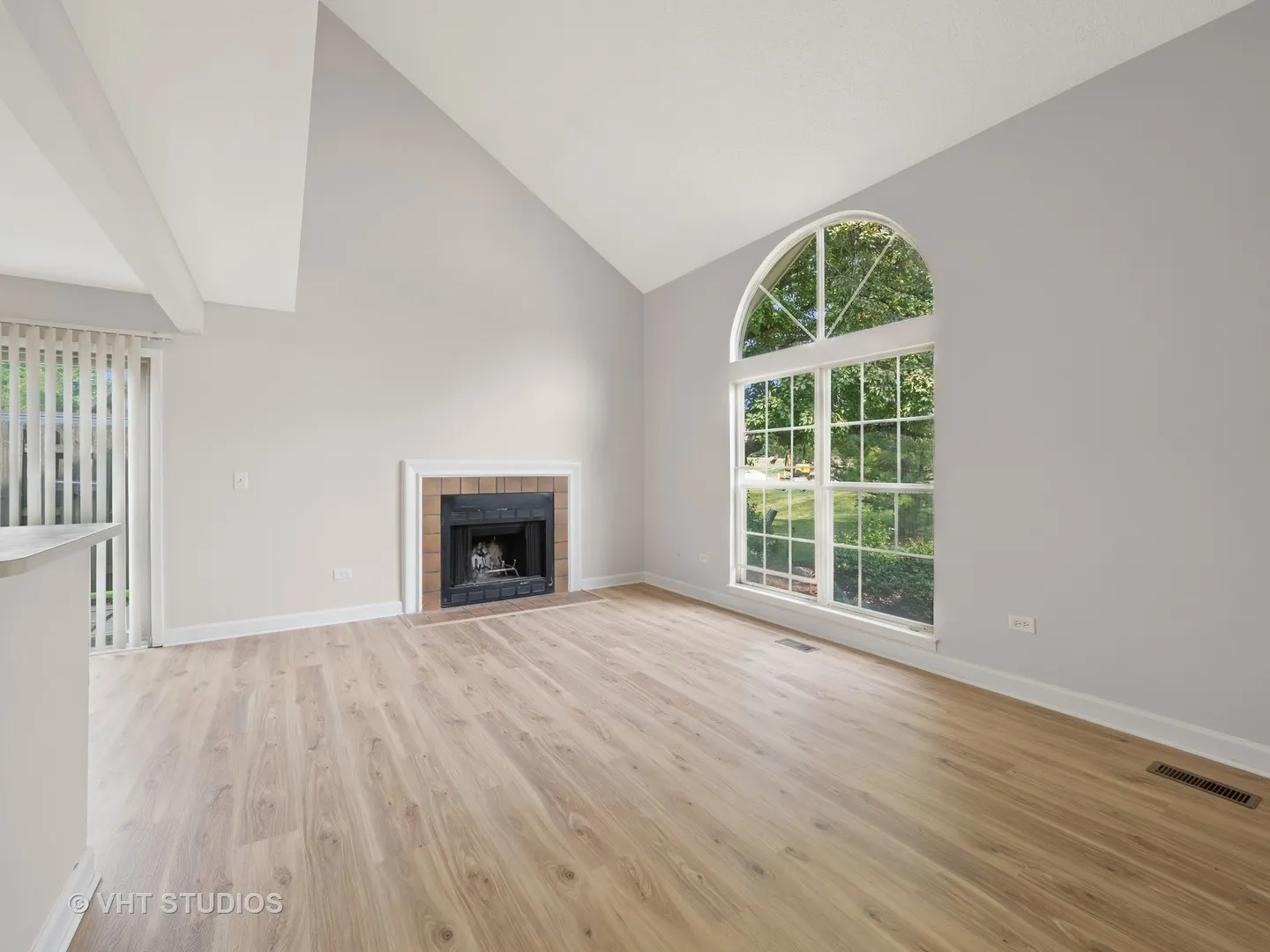 1102 N Knollwood Drive IL