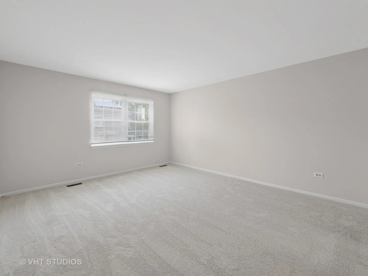 1102 N Knollwood Drive IL