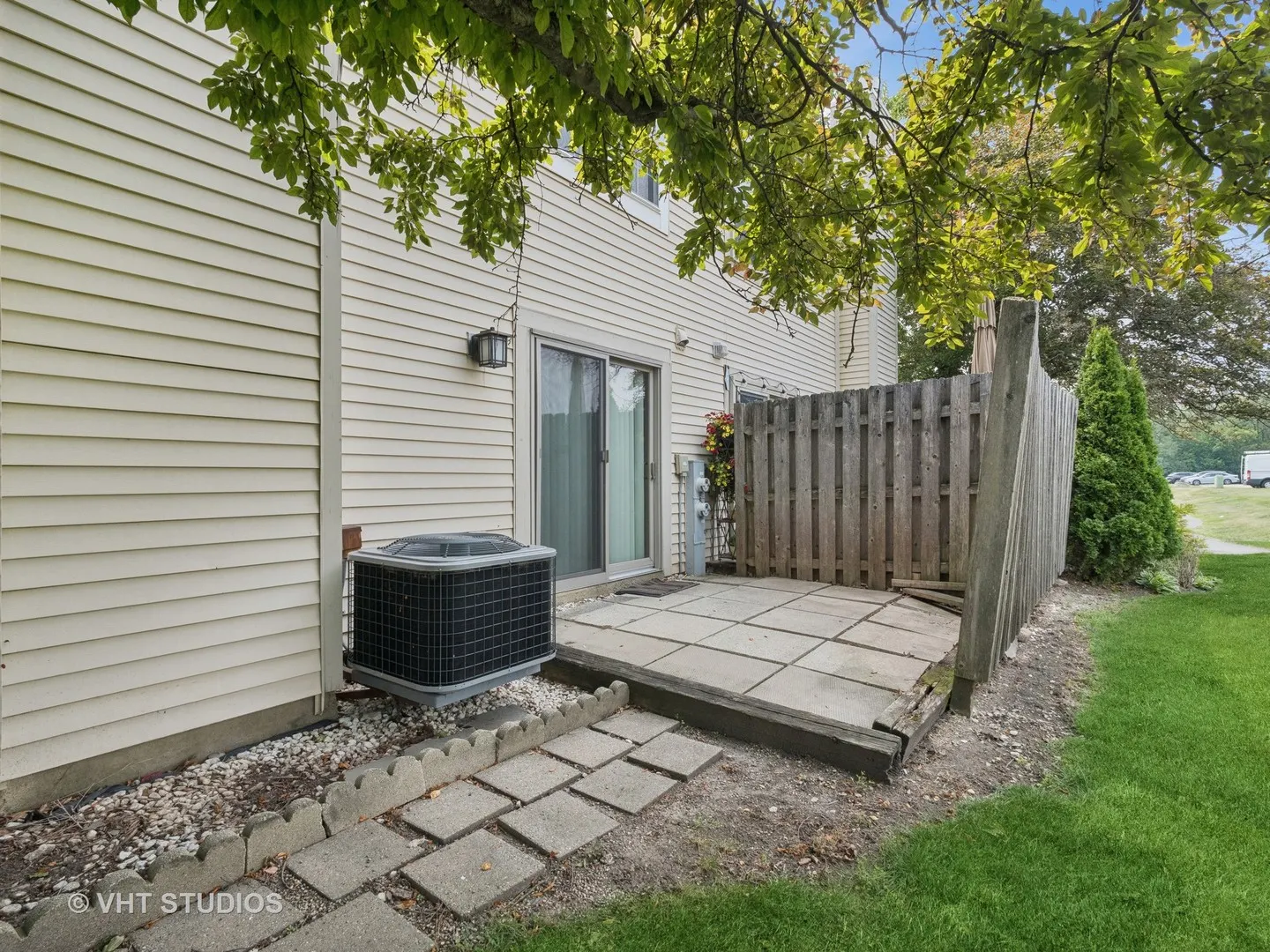 1102 N Knollwood Drive IL